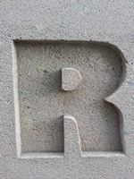 R