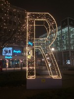 R