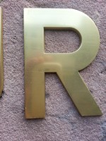 R